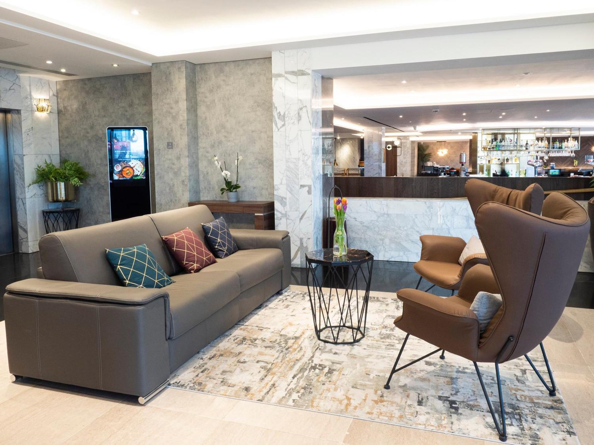 Hotel Crowne Plaza London - Kingston By Ihg Surbiton Exterior foto